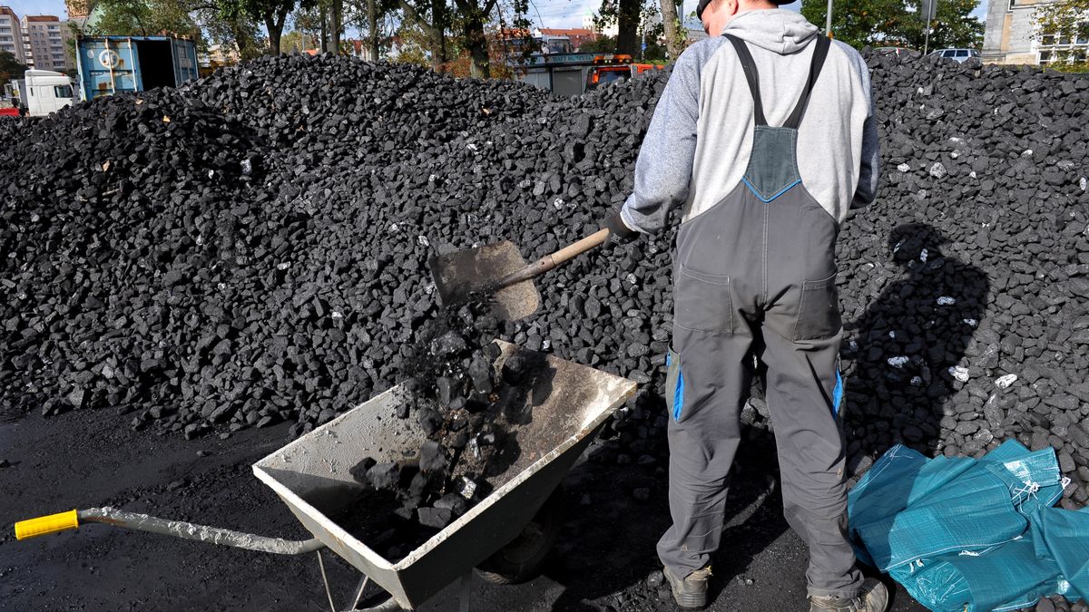 Gdzie i kiedy kupisz węgiel po 996 zł za tonę? Nowa burza na rynku.