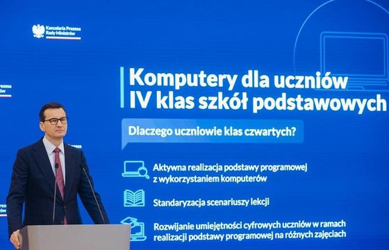 Wszyscy uczniowie IV klas dostaną za darmo laptopy. Morawiecki: to wspieranie transformacji cyfrowej
