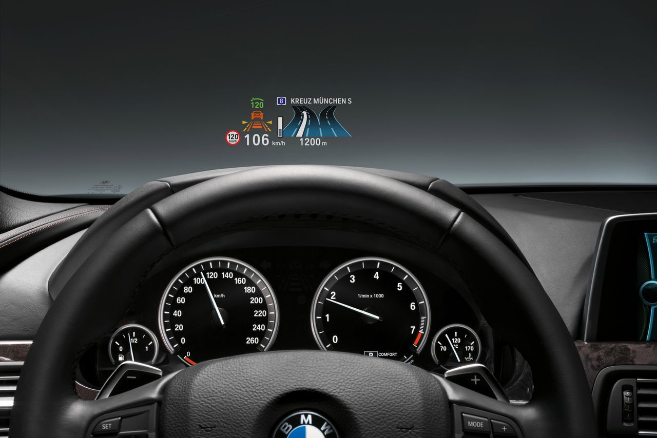 BMW prezentuje kolorowy Head-Up Display (HUD)