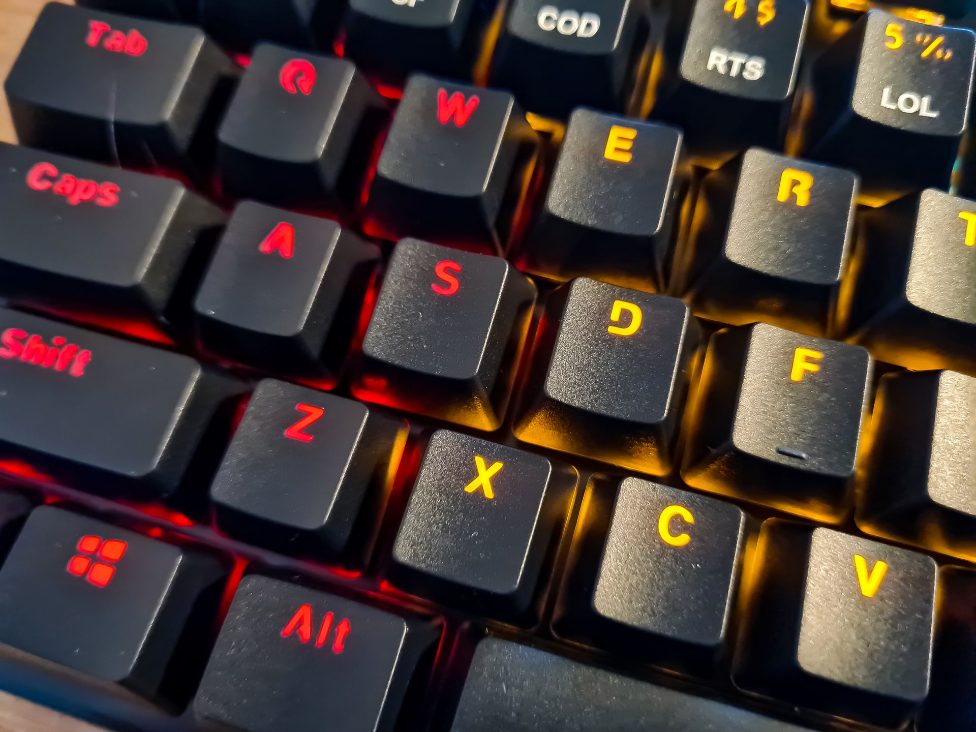 Słuchawki Havit H2018U USB 7.1 i klawiatura mechaniczna KB857L: Zestaw tylko dla graczy? 16