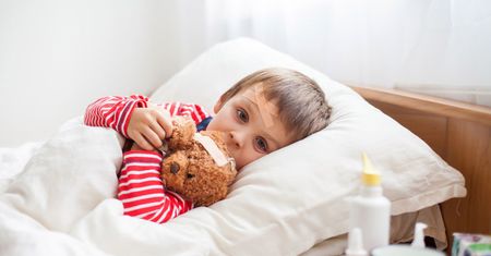 Syn szklankę parzy wrzątkiem, ciągle myje ręce. Powinien nosić jeszcze maseczkę, ale się wstydzi