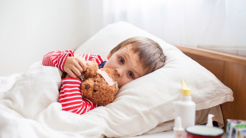 Syn szklankę parzy wrzątkiem, ciągle myje ręce. Powinien nosić jeszcze maseczkę, ale się wstydzi