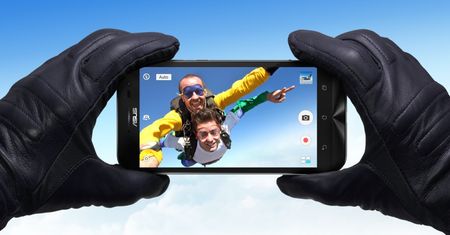 Fotograficzny Asus ZenFone Zoom dotarł do Polski - niestety tanio nie jest
