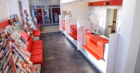 Poczta Polska i WCBKT uruchomiły nowe linie technologiczne na Okęciu
