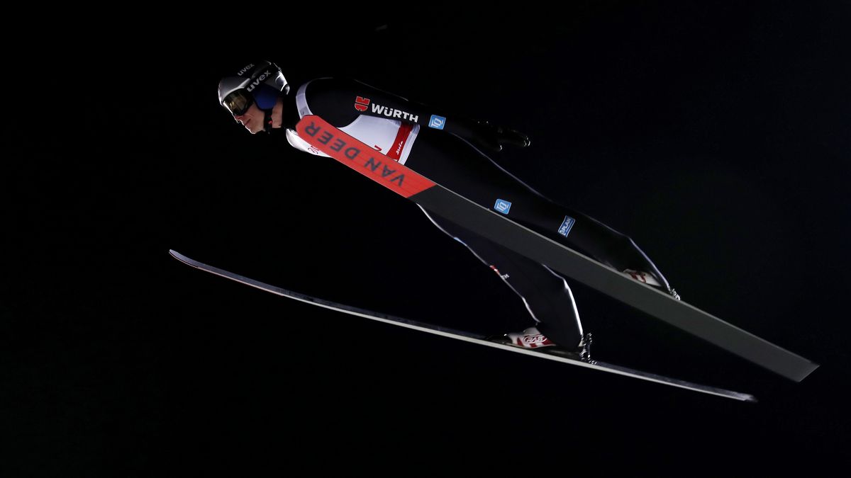 Andreas Wellinger of Germany in action during the men's FIS Ski Jumping World Cup event in Rasnov, Romania, 18 February 2023. EPA/ROBERT GHEMENT Dostawca: PAP/EPA.