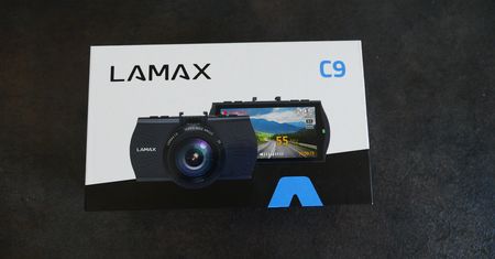 Krótki test LAMAX C9: Kamerka samochodowa z GPS i bazą fotoradarów