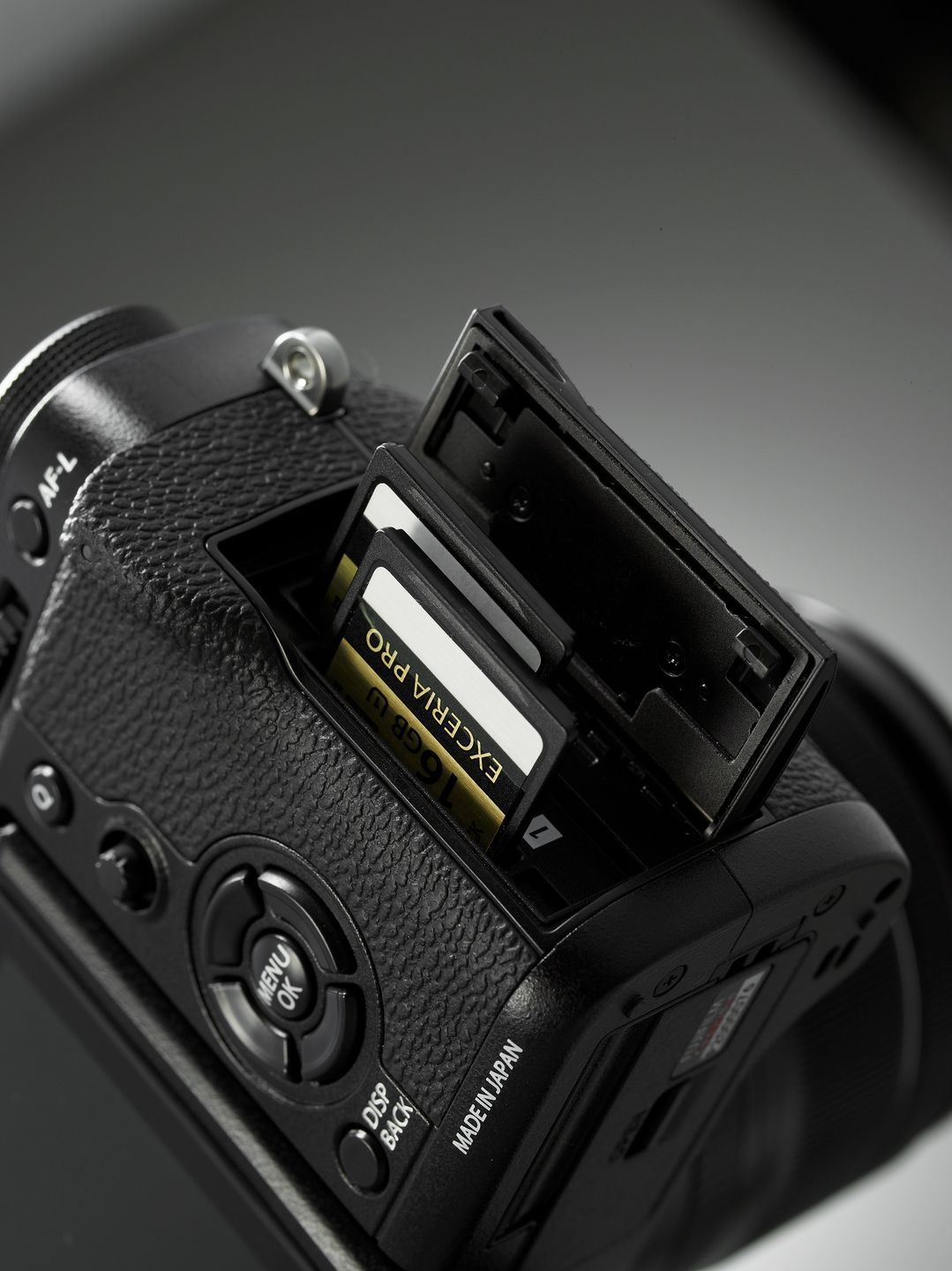 Fujifilm X-T2 - profesjonalny bezlusterkowiec z matrycą APS-C 20