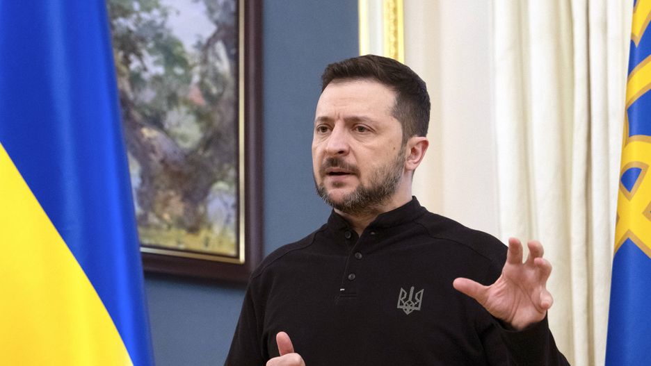 Ukrainian president holds news conference on Ukraine-USA minerals extraction deal
epa11925904 Ukrainian President Volodymyr Zelensky attends a news conference in Kyiv, Ukraine, 26 February 2025. President Zelensky said he plans to visit Washington, USA, to discuss with the US president a draft agreement which would give the US access to the extraction of rare earth minerals in Ukraine in exchange for military aid.  EPA/STRINGER 
Dostawca: PAP/EPA.
STRINGER
president, press conference, politician