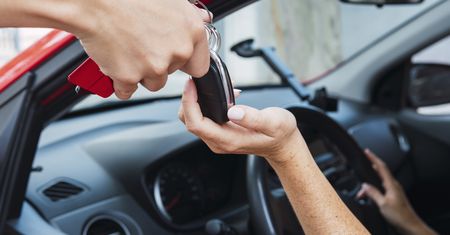 Nowe przepisy dla kierowców. Nie każde auto będzie mogło wjechać na ulice