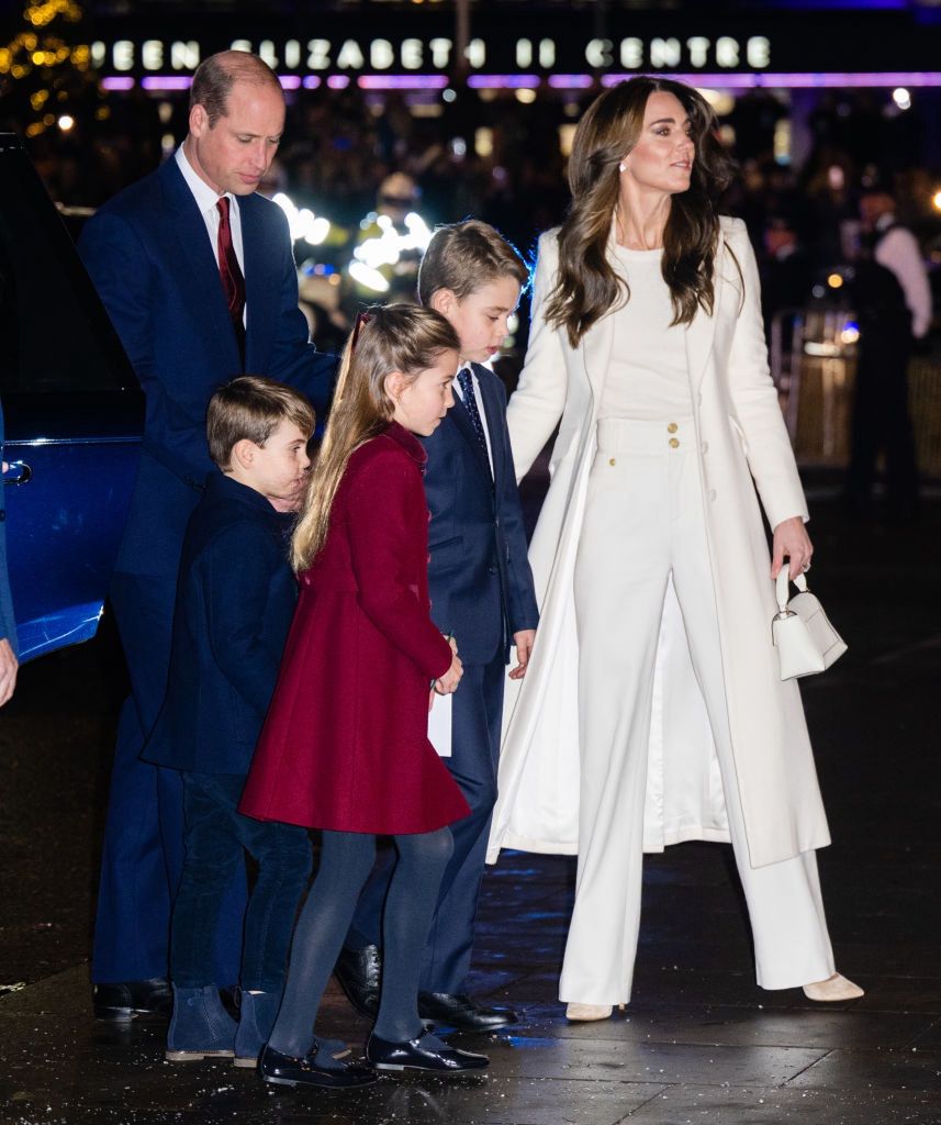 Prince William and Princess Kate with children