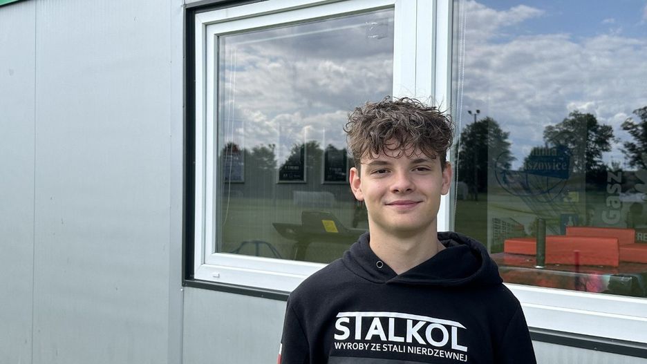 18-letni Marek Freiwald, mimo młodego wieku jest utytułowanym zawodnikiem armwrestlingu, czyli siłowania się na ręce