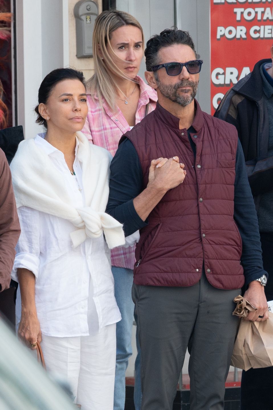 Naturalna Eva Longoria poszła z mężem na lunch