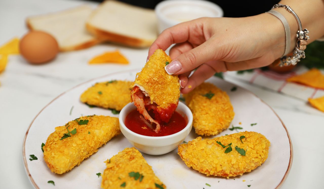 Revolutionizing snack time: Toast bread transforms into stunning dumplings