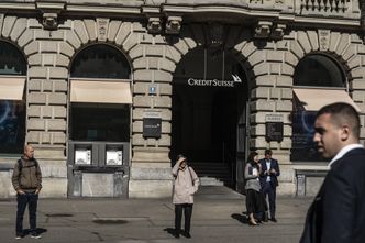 Credit Suisse na krawędzi. Kurs się załamał, obroty wstrzymywane