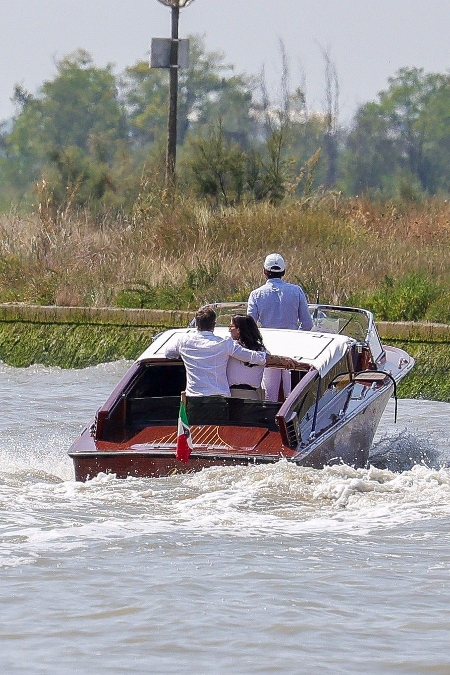 Brad Pitt przyleciał do Wenecji z młodszą o 27 LAT ukochaną