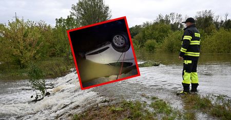 Czekali na pomoc w rwącej rzece. Na ratunek rzucili się Czesi