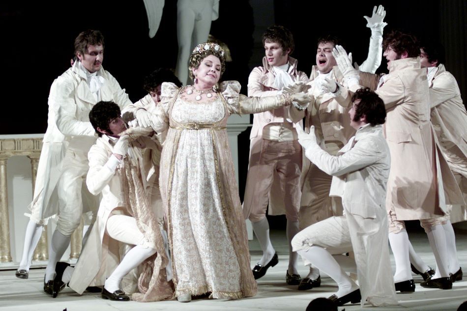 Ewa Podleś jako Junona w „Le nozze di Teti e di Peleo” © Rossini Opera Festival