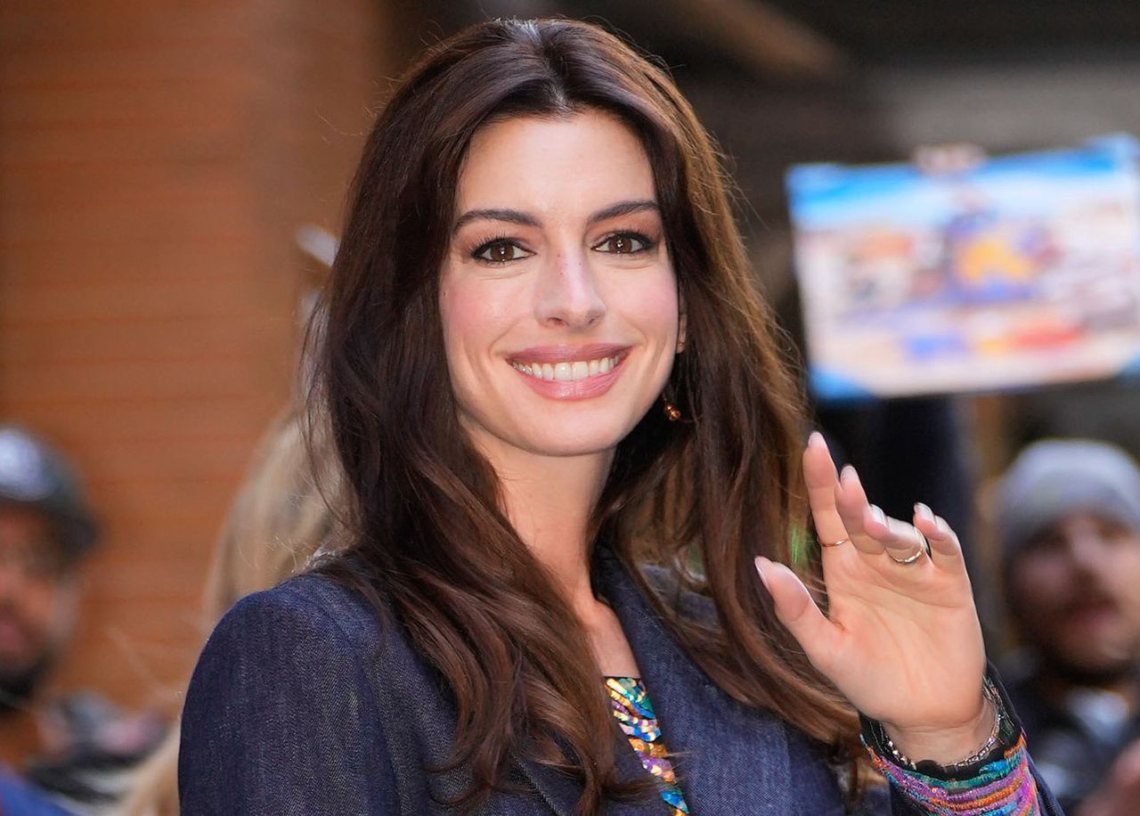 Anne Hathaway po raz kolejny udowodniła, że zasługuje na miano ikony mody 