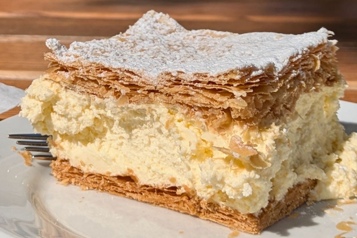 Kupuję gotowe ciasto i robię najlepszą kremówkę. Goście pytają, z której to cukierni