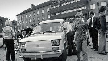 Kiedyś tym autem cała rodzina jeździła na wakacje. 50 lat temu w Tychach z linii montażowej zjechał pierwszy fiat 126 p