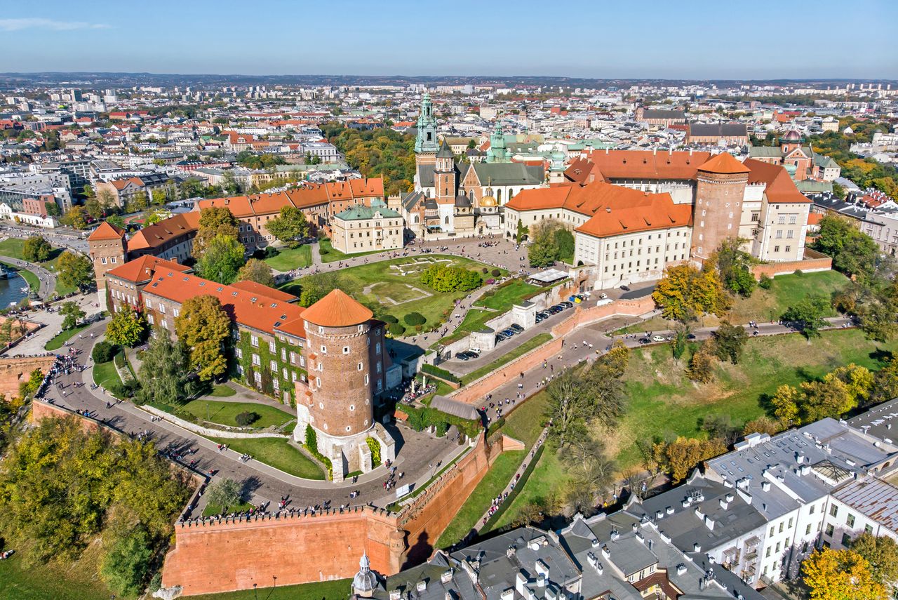 Zamek Królewski na Wawelu cieszy się dużą popularnością 