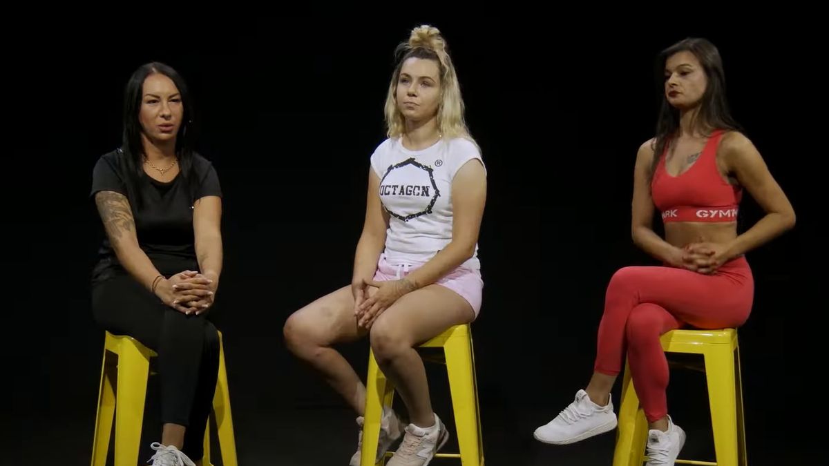 Uczestniczki walki kobiet na gołe pięści