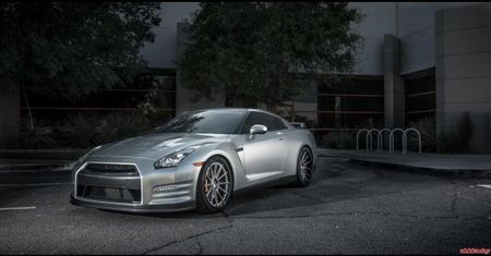 Niepozorna rakieta – Vivid GT-R VR600 (2012)
