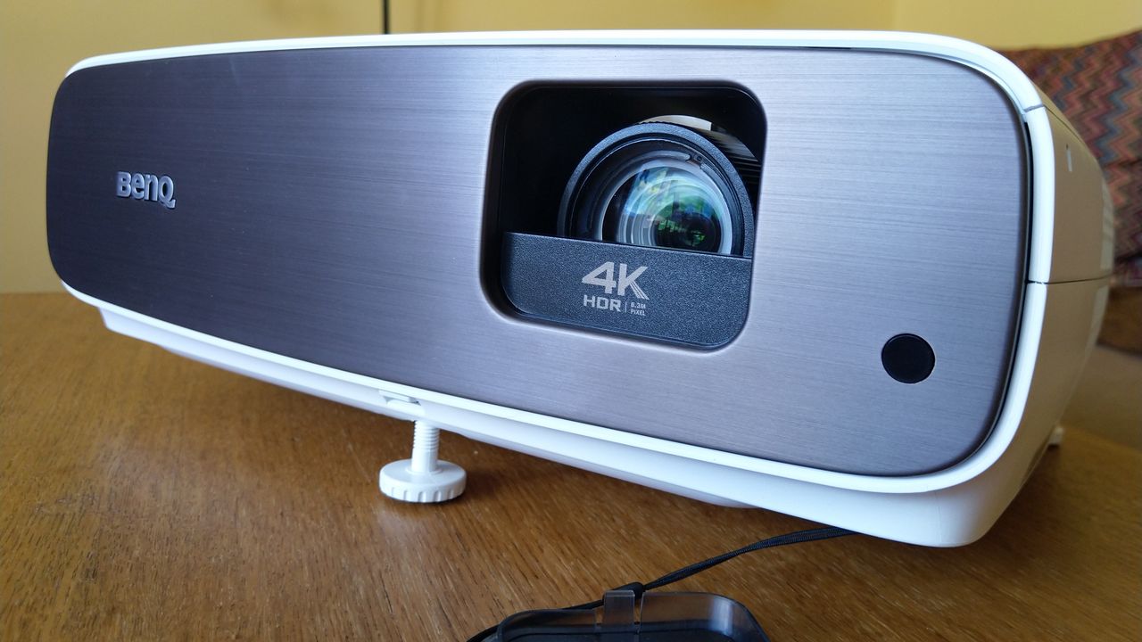BenQ W2700 — drogi, ale fenomenalny projektor 4K