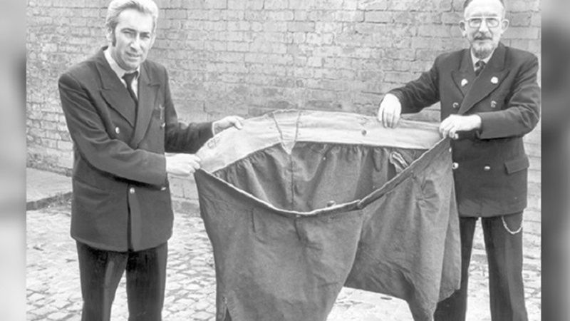 Najdłuższy post w historii dobiegł końca po 382 dniach, 11 lipca 1966 r. W trakcie jego trwania mężczyzna stracił 125 kg osiągając zamierzoną wagę.
