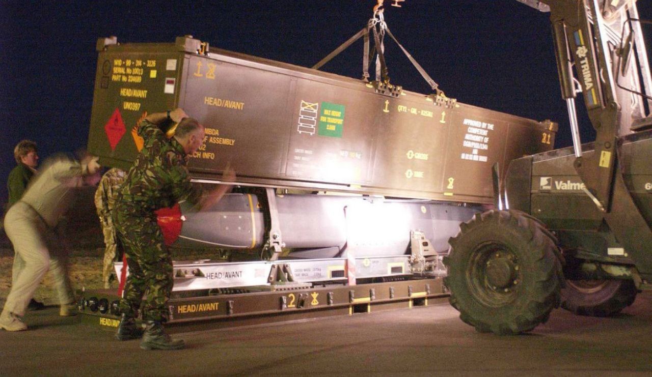 Storm Shadow during preparations for transport