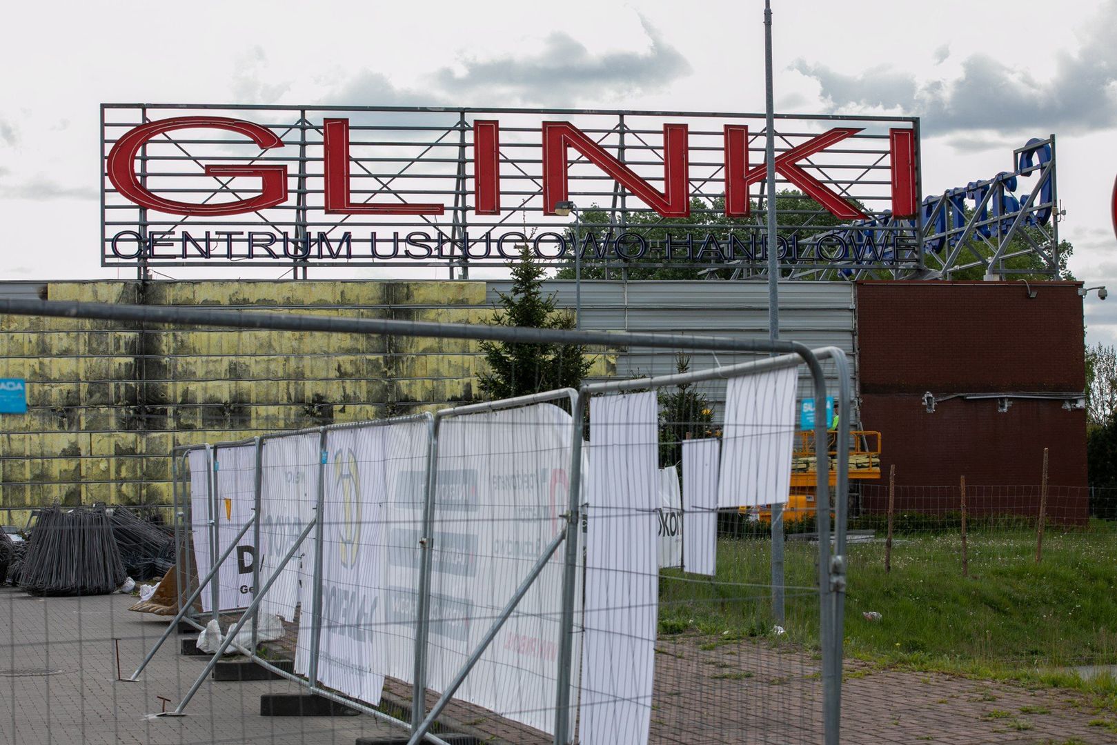 Ruszyła przebudowa centrum handlowego na Glinkach. Inwestycja ma zakończyć się w pierwszej połowie 2026 roku. 