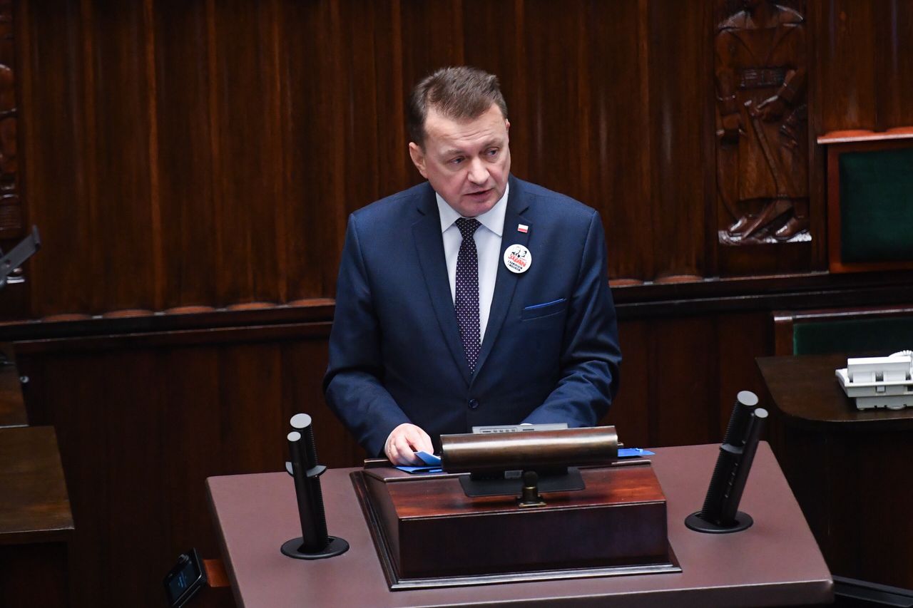 PiS z nagłym wnioskiem. Mariusz Błaszczak wszedł na mównicę ws. Elżbiety Witek