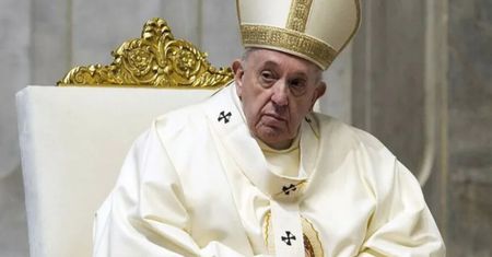 Papież Franciszek nie pojawił się na Drodze Krzyżowej. Wierni zaniepokojeni