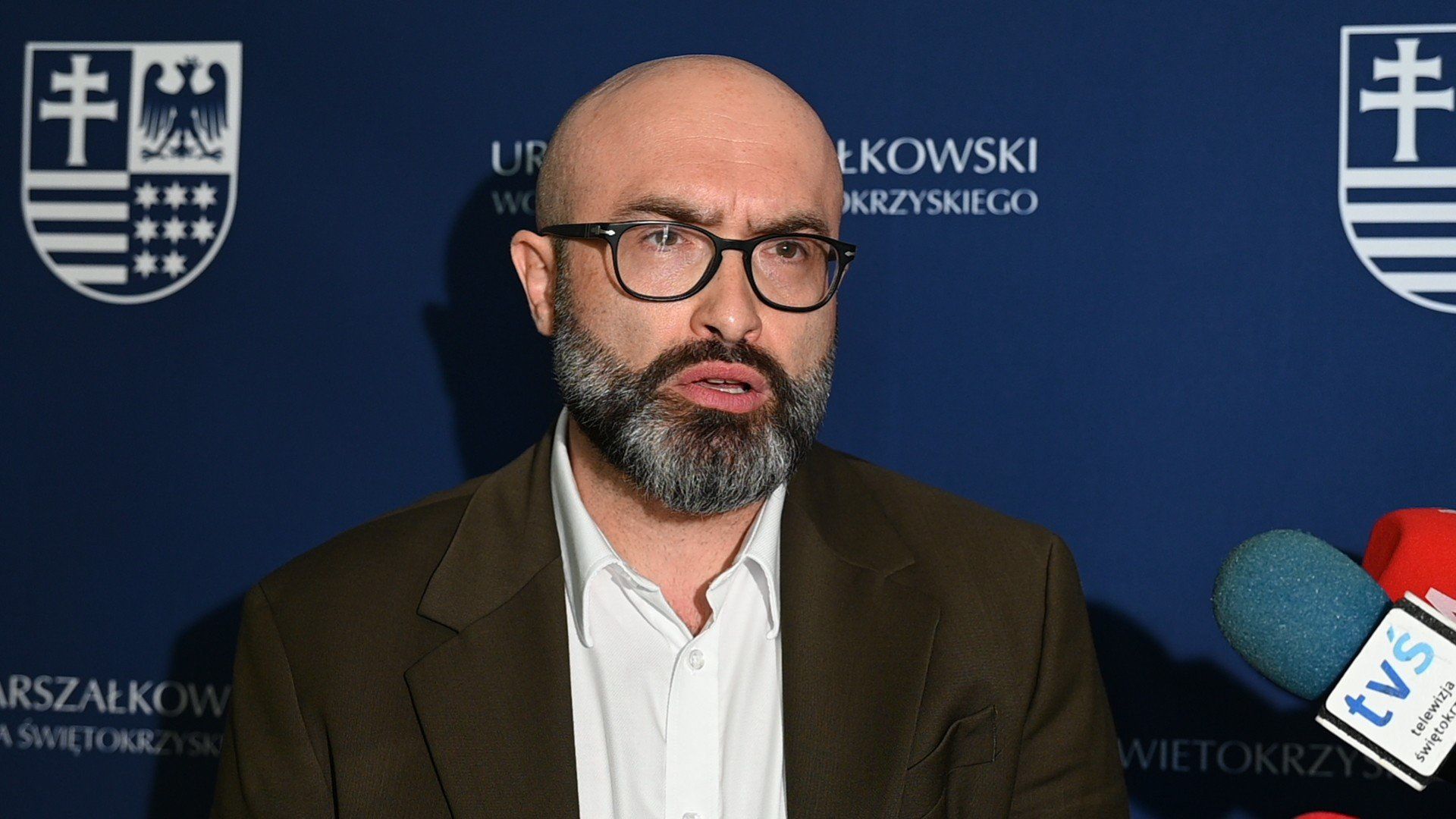 Emocje na konferencji w Urzędzie Marszałkowskim. Oskarżenia o naciski i gangsterskie metody przy konkursie na dyrektora Teatru Żeromskiego
