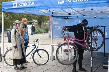 Kraków: Ruszają jesienne przeglądy rowerowe. Sprawdź harmonogram i zabierz sprzęt na darmową kontrolę