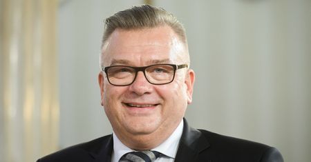 Najbogatszy polski polityk stracił 2,5 mln zł. Artur Łącki ma więcej oszczędności, ale mniej ziemi