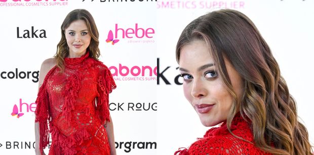 Joanna Opozda kokietuje w krwistoczerwonej, plecionej mini. Stylowo? (ZDJĘCIA)