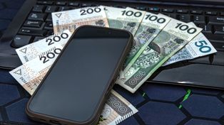 Nowa metoda kradzieży pieniędzy. Każą przyłożyć kartę