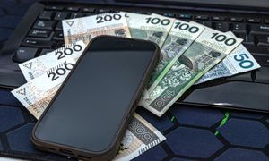 Nowa metoda kradzieży pieniędzy. Każą przyłożyć kartę