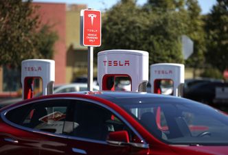 Tesla i Mercedes pozywają USA. Chodzi o podatek na chińskie części