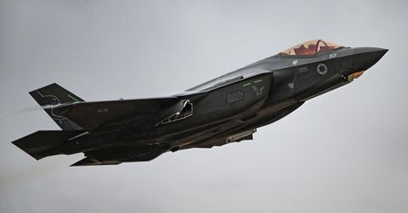 Mają w arsenale potężną broń. Tym Izrael może walczyć z Iranem