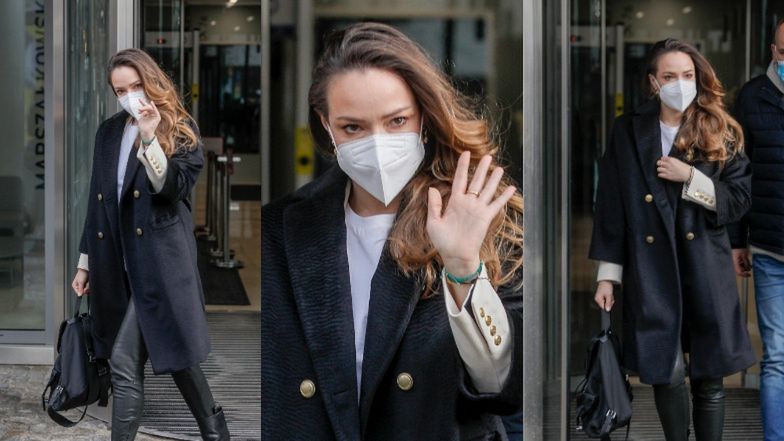 Alicja Bachleda-Curuś macha do fanów spod studia "Dzień Dobry TVN"
