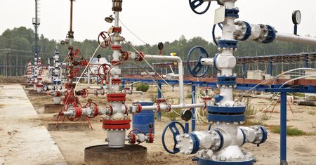 Ropa pod psychologiczną barierą. OPEC+ wzmacnia skutki wojny handlowej Trumpa