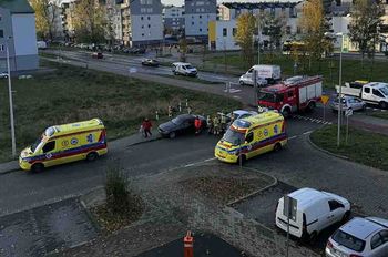 Zielona Góra: Zderzenie zdwóch samochodów, na miejscu służby ratunkowe