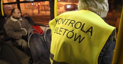 Pasażer bez biletu, kontroler bez ucha