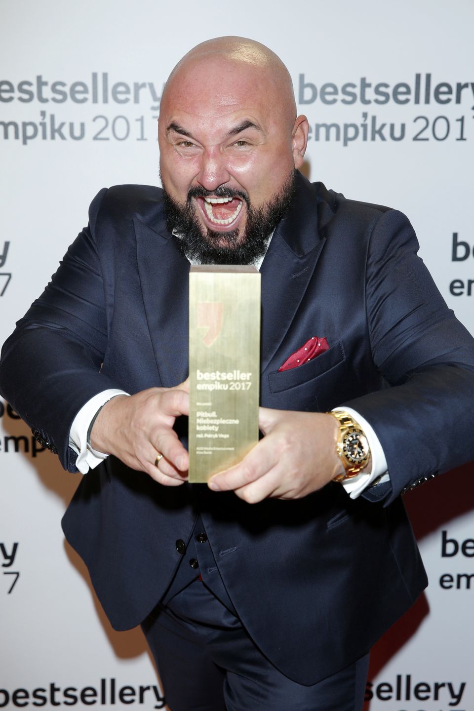 Kłopoty Patryka Vegi: jest na minusie i za granicą go NIE LUBIĄ