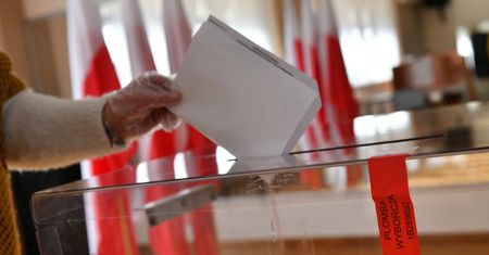 Bukmacherzy typują zwycięzców wyborów. Kto jest faworytem?