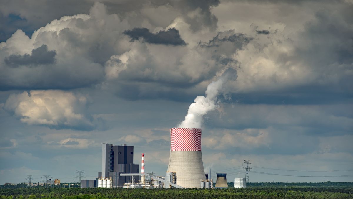 elektrownia jaworzno, jaworzno, elektrownia, tauron, elektryka, moc, dym, zanieczyszczenia, fabryka, atomowy, energetyczne, niebo, komin, parowe, okolica, dworzec, ekogroszek, wieza, smog, globalny, lotniczy, koks, fajka, ekologiczny