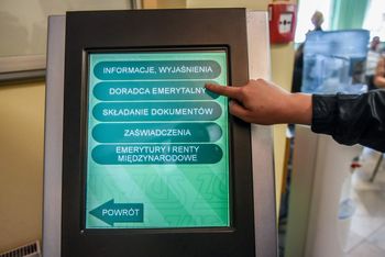 Jakie są warunki otrzymania 500 plus dla seniora? Kompletny przewodnik po programie