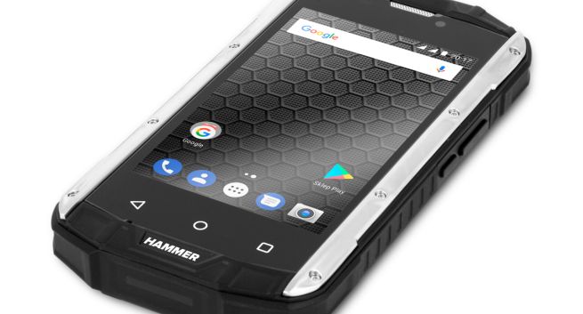 Pancerny smartfon Hammer Titan 2 w Biedronce za 329 zł (wideo)